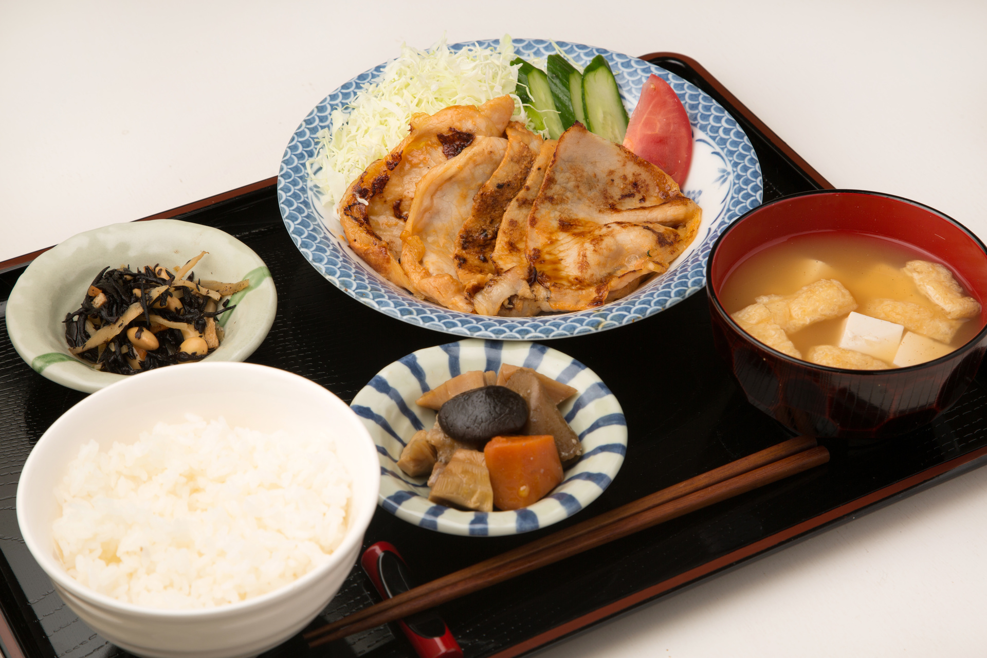 定食メニューも充実 | 埼玉県草加の担々麺ならニュータンタン草加