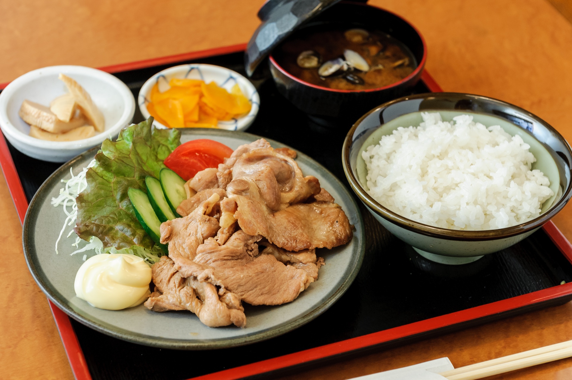 定食で満足のボリューム | 埼玉県草加の担々麺ならニュータンタン草加
